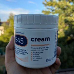 E45 moisturising cream